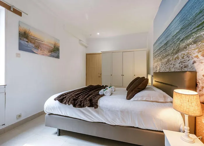 Apartment Casiola - Spacious With Terrace, Pets Are Welcome