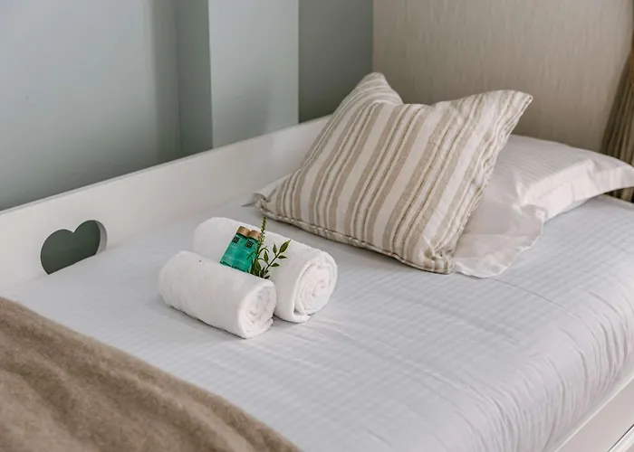 Apartment Casiola - Spacious With Terrace, Pets Are Welcome