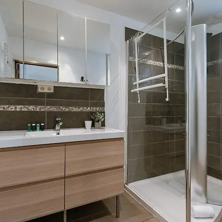 Huswell - Spacious With Terrace, Pets Are Welcome