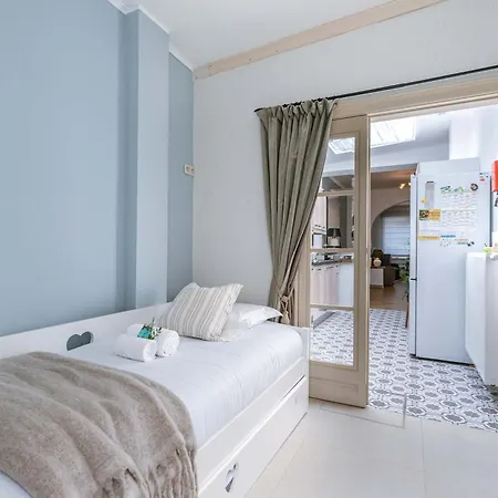 Huswell - Spacious With Terrace, Pets Are Welcome Daire