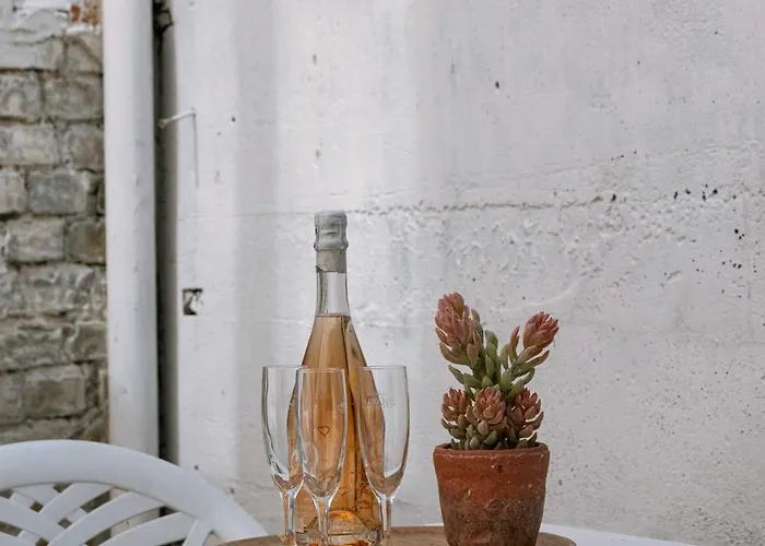 Casiola - Spacious With Terrace, Pets Are Welcome *